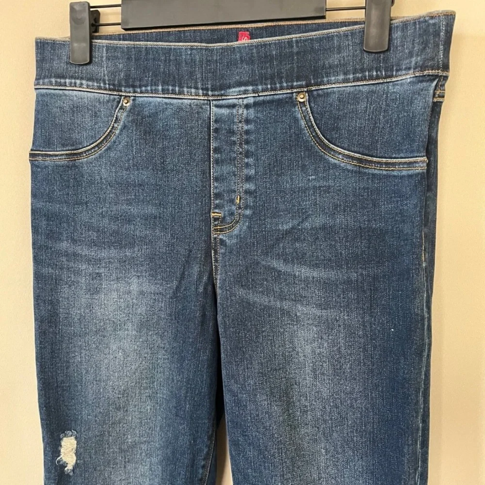 Spanx Womens Medium Blue Lightly Distressed Raw Hem Pull On‎ Jegging
